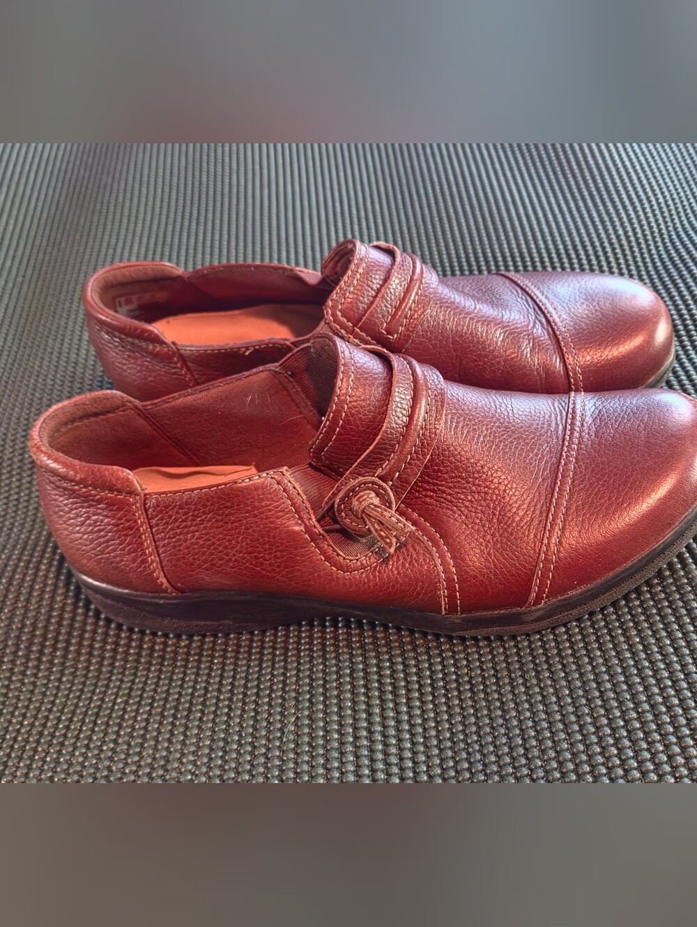 Women's Casual Leather Slip-On Shoes - Brown
